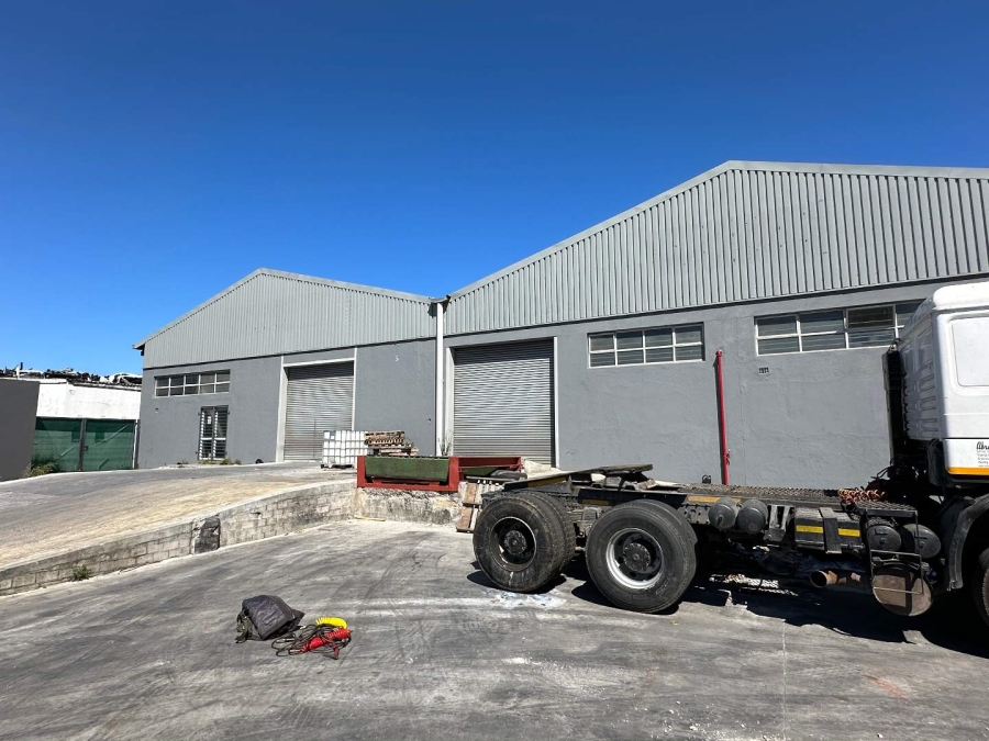 To Let commercial Property for Rent in Maitland Western Cape